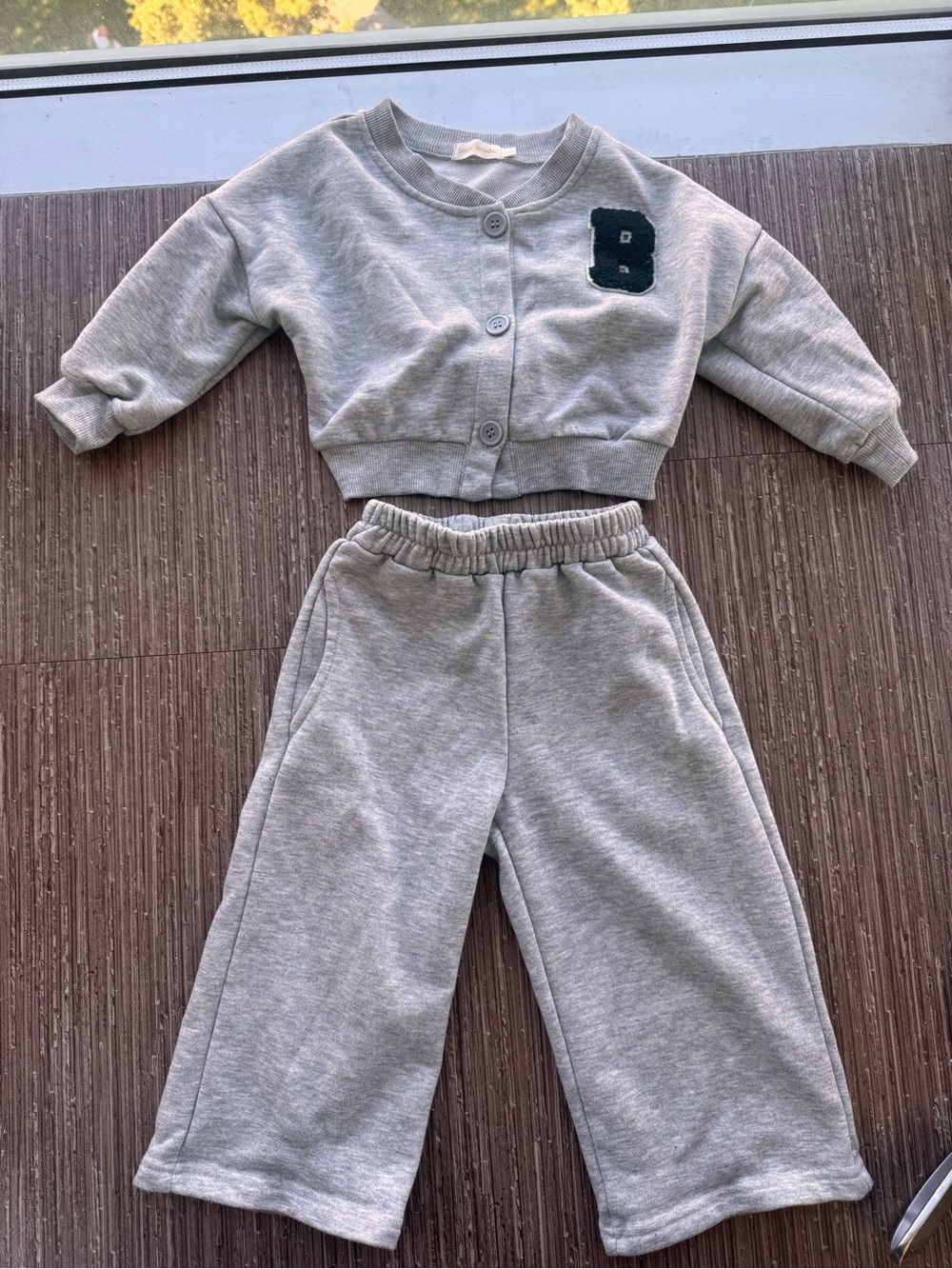 SHEIN Kids Grey Two-Piece Sweatshirt & Jogger Set with Navy Patch